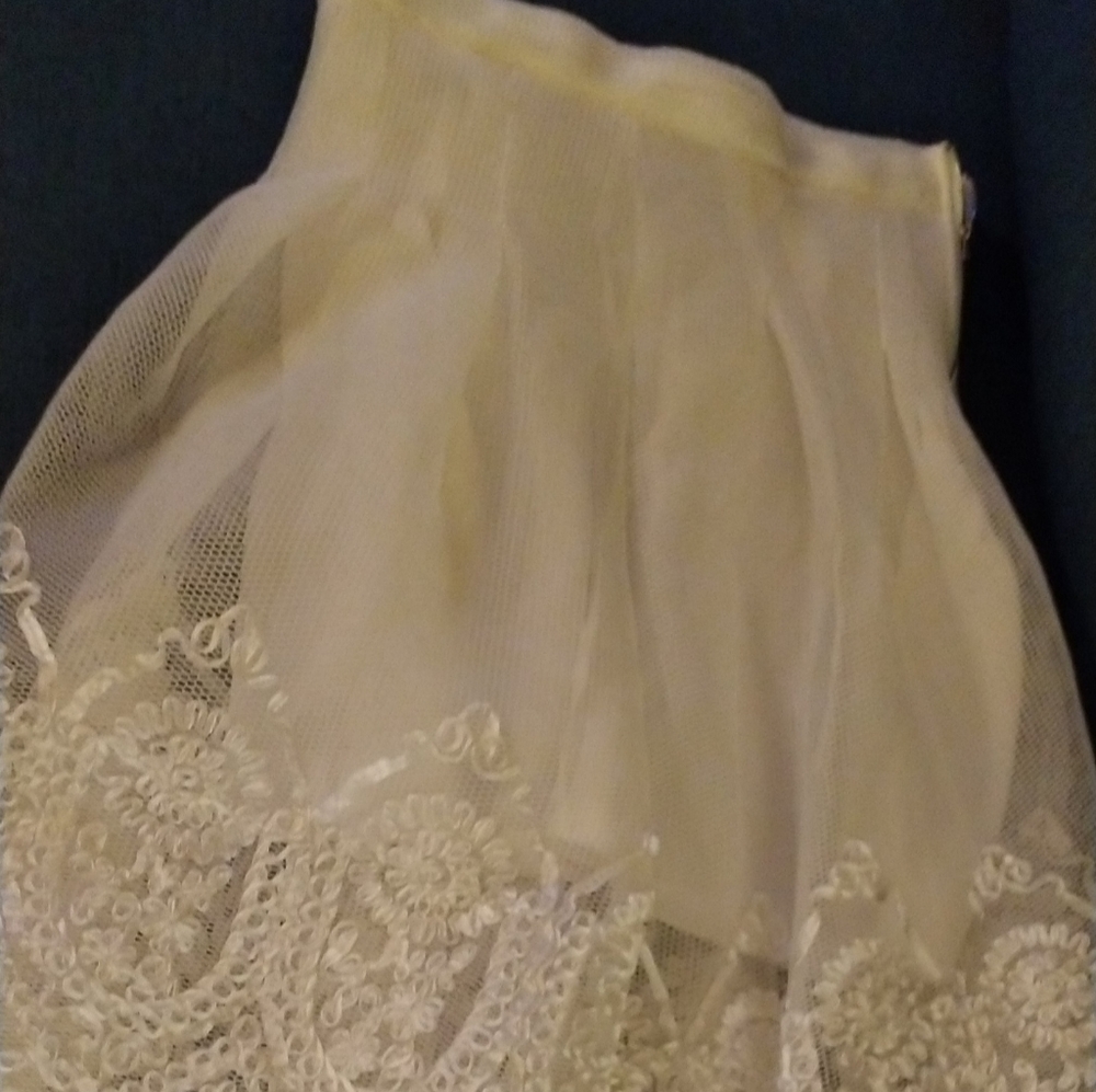 Lace skirt